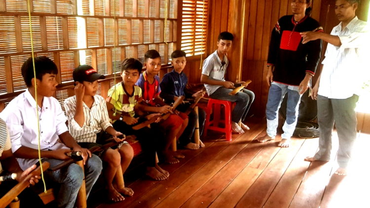 Cau pơgồp bơnah sền gàr sap ntas cing tàm Cư Drăm