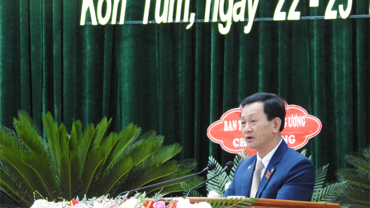 Ồng Dương Văn Trang geh tơn pồ wơl lơh Bí thư Tỉnh ủy Kon Tum