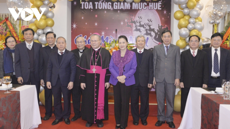 Chủ tịch Quốc hội chờ gờm Ngai Kơnrà` Lik lìng Chính toà Tổng giáo phận Huế