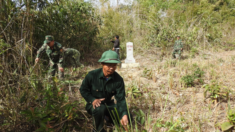 Kon Tum: Làng bol tus bal sền gàr tiah nhàr Dà lơgar dê