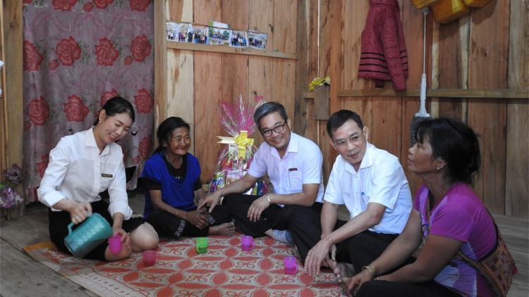 Kon Tum: Lơh oh mi mờ xã, [òn nàng sền gàr, ưn ngài cau geh màng mờ dà lơgar