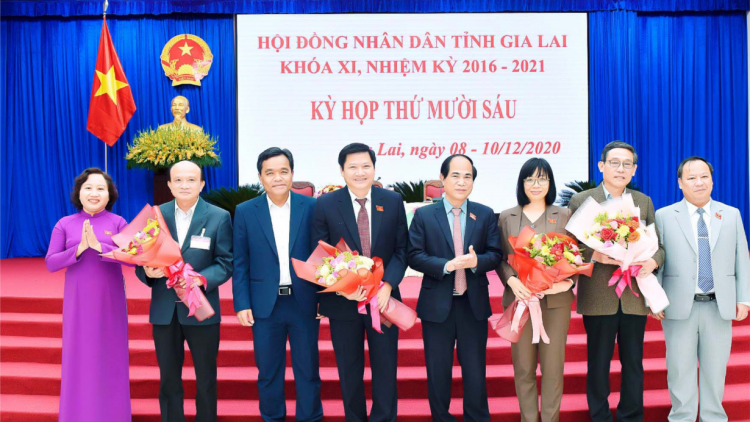 Càr Gia Lai pa geh  ùr Phó kuang atbồ UBND càr
