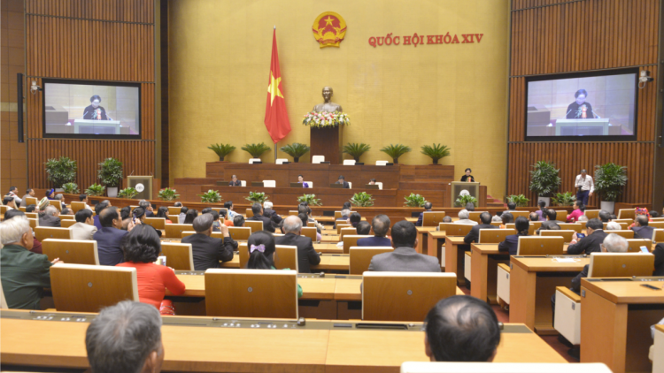 Chủ tịch Quốc hội tìp măt ală kuang bàng tus pơrjum dờng pơn jờng ală broă lơh bơsram sră gùt lơgar