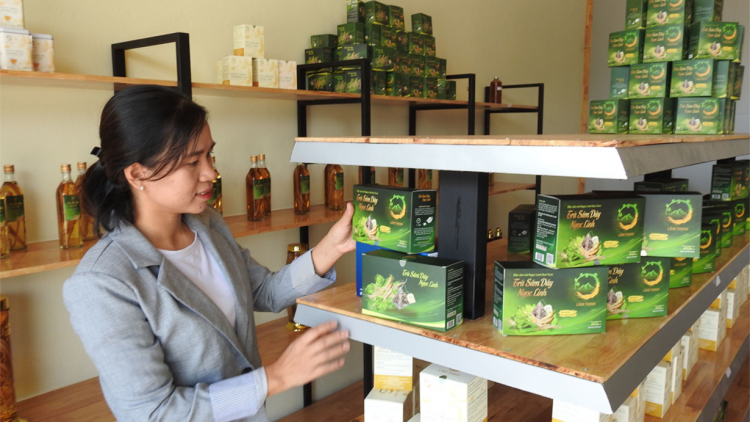 Cau ùr pơgồp bal tàm broă bơ\t bơtàu khà măt kă bro ai sâm dây Kon Tum in