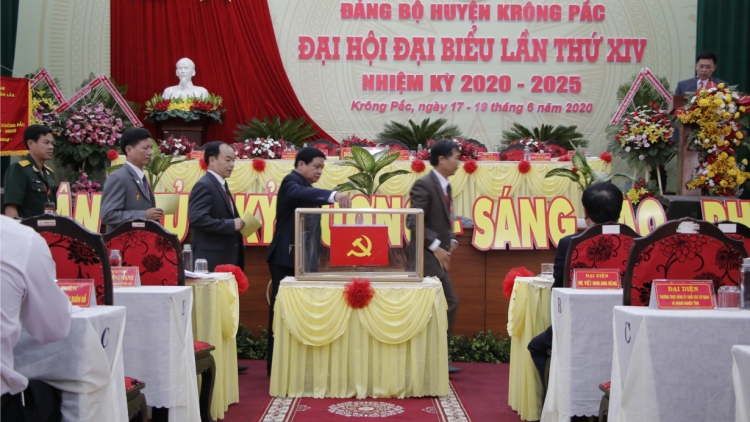 Krông Pách – kơnhoàl sơn rờp càr Dak Lak dê bơyai lơh Pơrjum dờng lơh tơrlòng lài Đảng bộ
