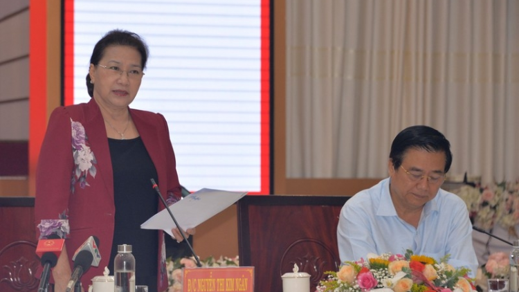 Chủ tịch Quốc hội lơh broă mờ kuang đơng lam bồ càr Long An