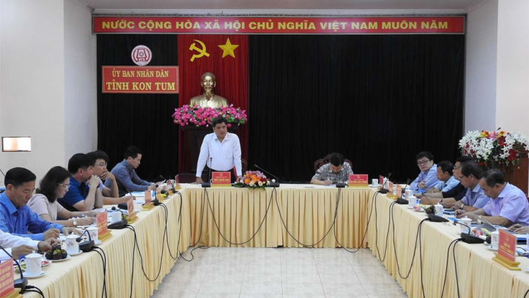 Bộ Nông nghiệp mờ Phát triển nông thôn lơh broă mờ càr Kon Tum bè broă lơh [òn lơgar pa
