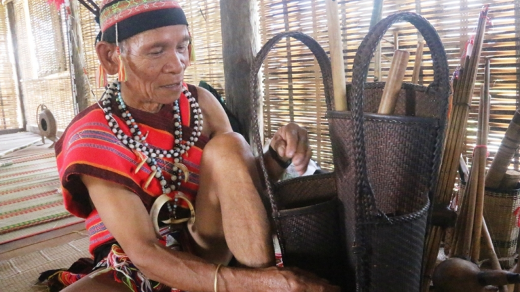 Bơta niam bơne\ sơ\ cau klau tiah đah Tô Tây Nguyên dê