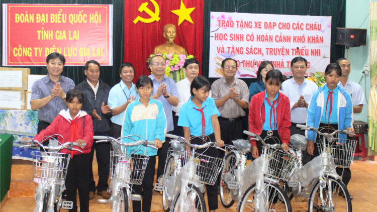 Mpồl Kuang bàng Quốc hội càr Gia Lai pà phan ai kơnòm bơsram r[ah in