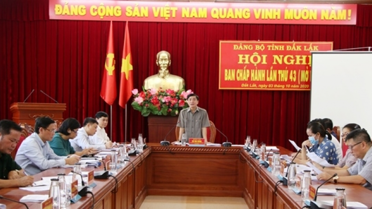Pơrjum dờng Ban Chấp hành Đảng bộ càr Dăk Lăk dơ\ 43