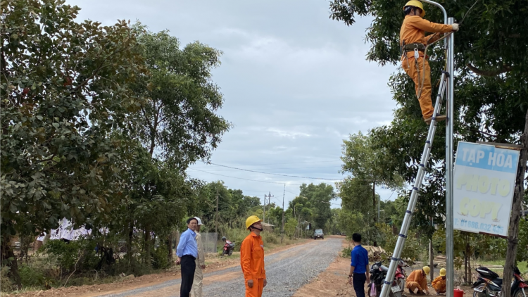 Dăk Lăk uă broă lơh dong kờl hìu bơnhă r[ah, hìu bơnhă chính sách