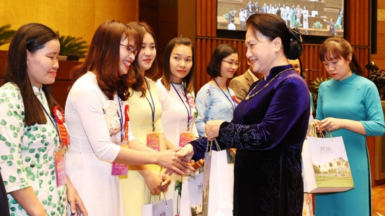 Chủ tịch Quốc hội tìp măt ală cau pơgru pơnrơ jak