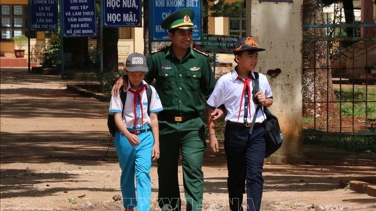 Tam klăc  bal nùs nhơm ling klàng làng bol bơh broă lơh “kòn ròng pôs đồng ling sền gàr tiah nhàr lơgar” tàm Gia Lai