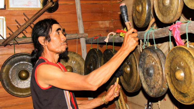 A Thui- Nghệ nhân geh ua\ bơta chài