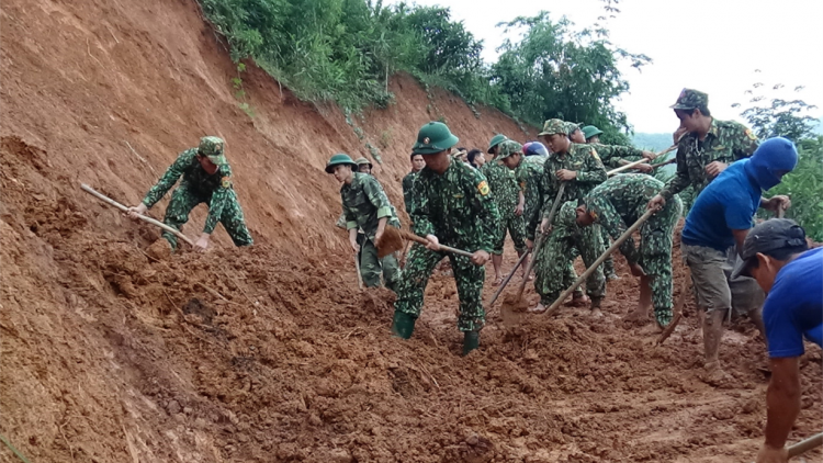 Kon Tum:  dong kờl làng bol lơh niam wơl hìu ơm tơnơ\ tơngai trồ tiah lơh aniai