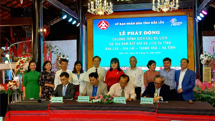 Tàm tơr bo\ bal nhơl chờ 4 càr: Dak Lak- Gia Lai- Thanh Hóa- Hà Tĩnh