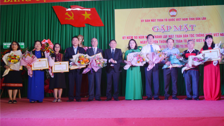 Tây Nguyên tơngkah kir sơnrai 90 nam Ngai chờ bơhiàn Mặt trận dà lơgar Việt Nam