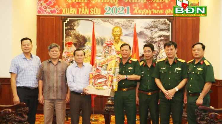 Gah đơng lam Binh đoàn 16 còp, nting bơr sa tềp Tỉnh ủy Dak Nông