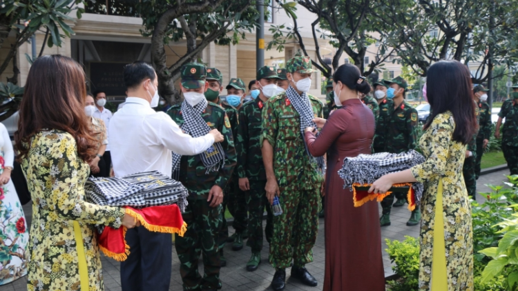 Ƀòn dờng Hồ Chí Minh tơngăc mpồl ling tus bal tam dră mờ kòp