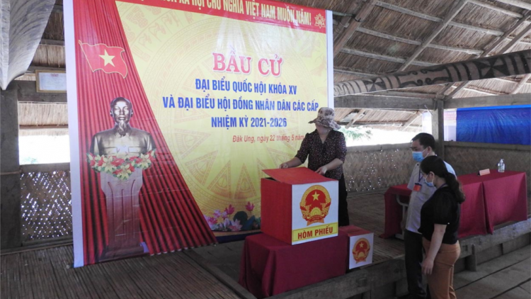 Rơlao 12 rơbô nă cau tĕ khà tàm Tây Nguyên chờ hờp lòt đùh sră tĕ khà gờñ