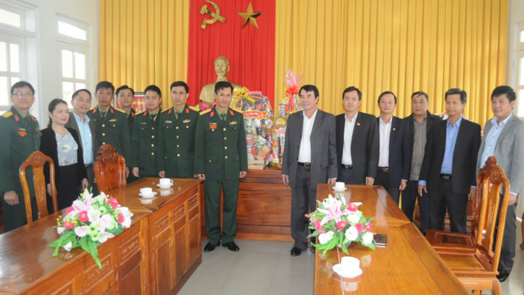 Kuang đơng lam bồ Ủy ban Nhân dân càr Lâm Đồng còp mờ pà phan sa tềp Đoàn Kinh tế Quốc phòng tiah đah tô Lâm Đồng