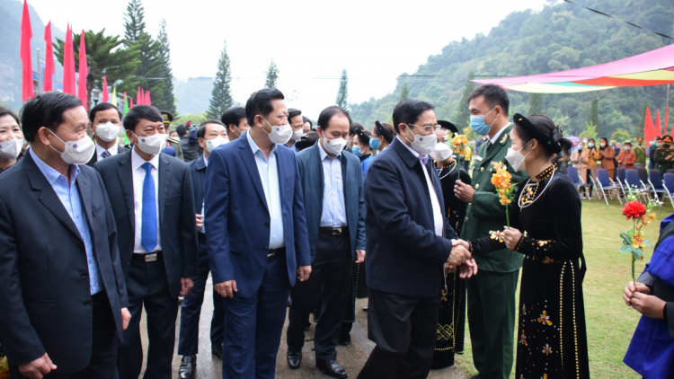 Thủ tướng Chính phủ tus bal Ngai chờ tam klac dờng tàm Pác Bó, Cao Bằng