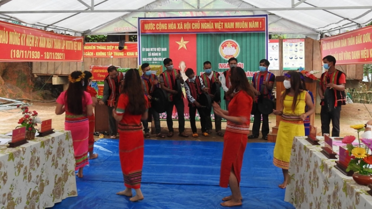 Ngai chờ tam klac dờng gùt jơi bơtiàn tàm tiah sar lơgar ngài càr Kon Tum