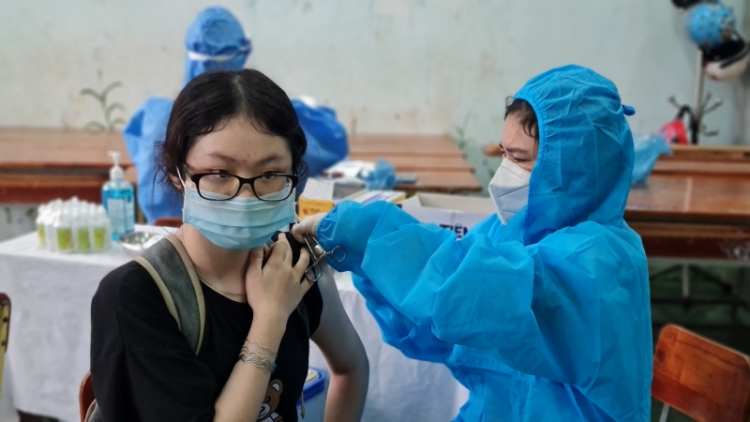 Gia Lai: Sơn đờm cit sơnơm vaccine kòp Covid-19 ai kơnòm bơsram bơh 12 tus hơ đơm 18 sơnam in