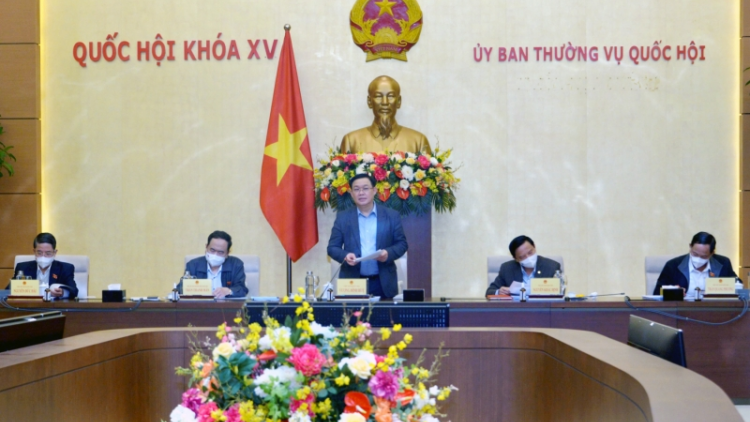 Chủ tịch Quốc hội đơng lam dơ̆ lơh broă bè broă lơh ai lơh lài, broă lơh krơi is, broă lơh kuơmàng rơcang sơndră kòp Covid-19