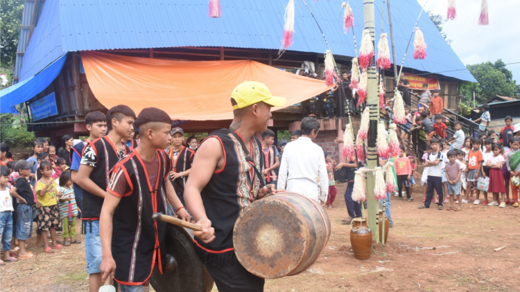 Lơh yàng `ô lir bong bơh cau Sơdàng