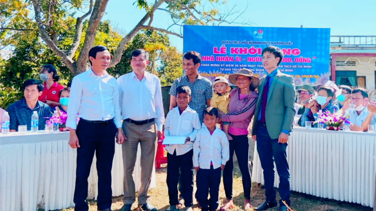Kơnòm bơsram Dak Lak pơgồp bal bơta pràn lơh Hìu kờñ gơboh kòn bơnus bơh kes priă 1 rbô đong