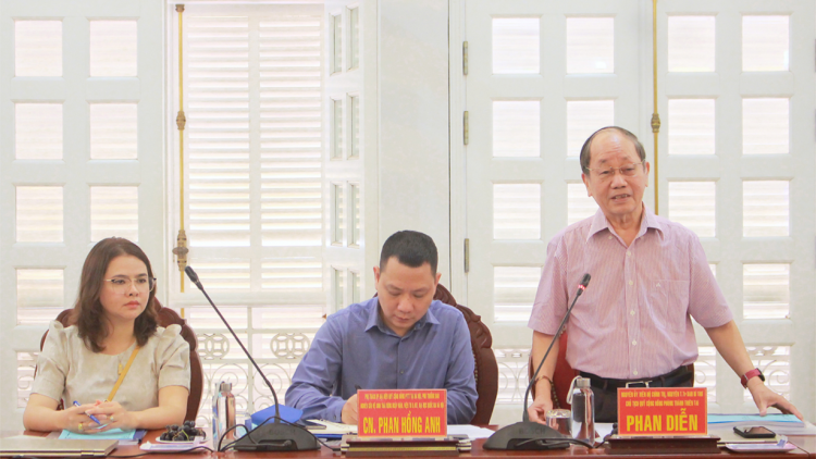 Chủ tịch kes priă mpồl bơtiàn rơcang sơndră trồ tiah lơh aniai lơh broă tàm Gia Lai