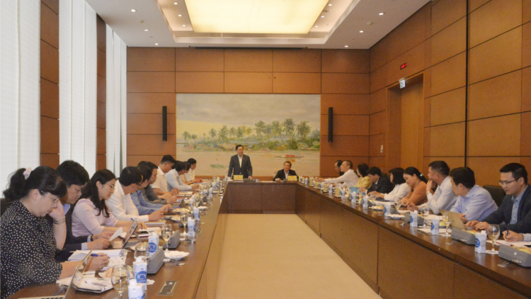 Chủ tịch Quốc hội lơh broă mờ Ủy ban Khoa học, Công nghệ mờ Môi trường