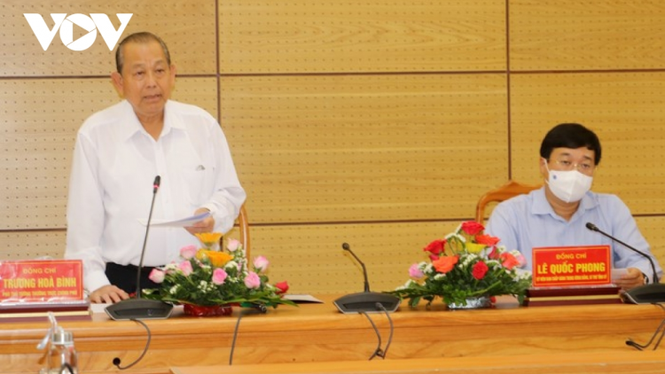 Phó Thủ tướng Thường trực Chính phủ ồng Trương Hòa Bình lòt sền broă lơh rơcang sơndră kòp Covid-19 tàm càr Đồng Tháp