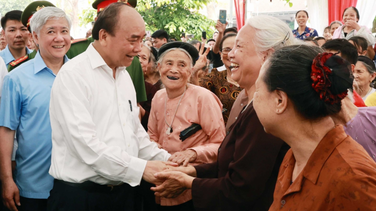 Chủ tịch lơgar ồng Nguyễn Xuân Phúc còp xã ƀòn lơgar pa tàm càr Phú Thọ