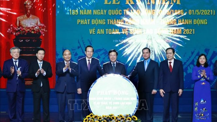 Tơnkah 135 nam ngai Dunia Lơh broă mờ lam lơh Nhai công nhân