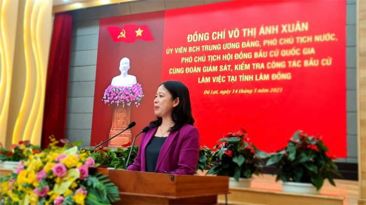 Phó Chủ tịch lơgar mò Võ Thị Ánh Xuân lòt sền broă lơh tĕ khà tàm Lâm Đồng