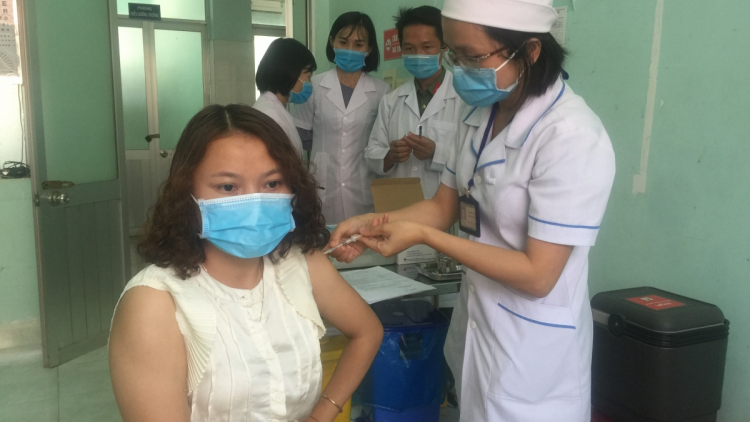 Dak Nông pơn jat tai geh tam pà 12 rbô ding sơnơm vaccine rơcang sơndră kòp Covid-19