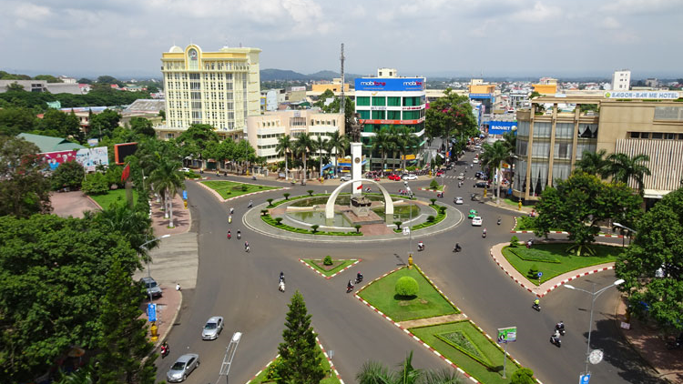 Buôn Ma Thuột tam gơl bồ tơngoh kơlôi sơnơng nàng bơtàu tơnguh gơs tiah drà tờm bơh tiah Tây Nguyên dê