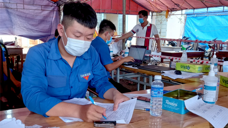 Cau kơnòm să ƀòn dờng Buôn Ma Thuột lam lài sơndră kòp Covid-19