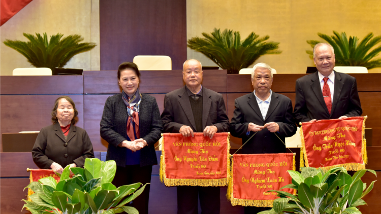 Chủ tịch Quốc hội gờm chờ sa tềp Kuang đơng lam Quốc hội lài do, Kuang bàng neh jơh tơngai lơh broă bơh Văn phòng Quốc hội dê