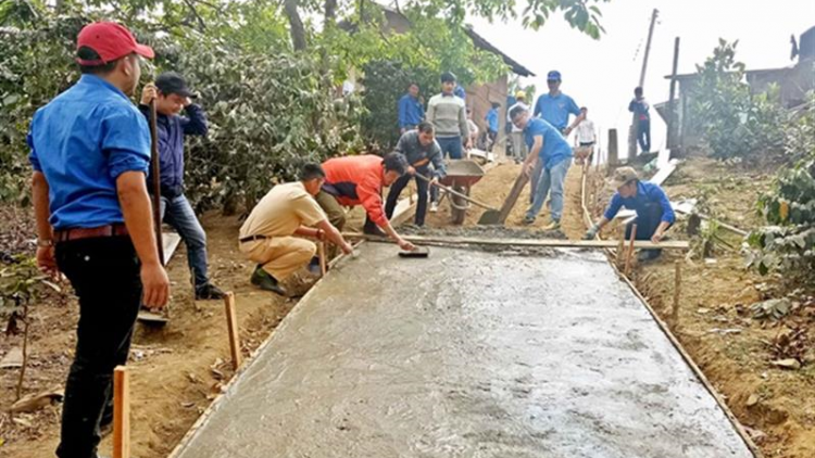 Kơnhoàl Lạc Dương, càr Lâm Đồng tơnjŏ tơngai lơh broă bơ̆t bơtàu  ƀòn lơgar pa nàng tơl kơl jăp