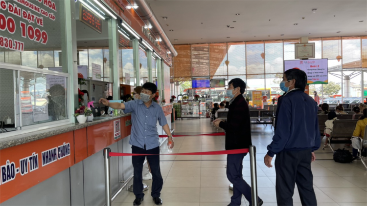 Càr Lâm Đồng ơm ing tai ală broă lơh nàng rơcang sơndră mờ kòp Covid-19