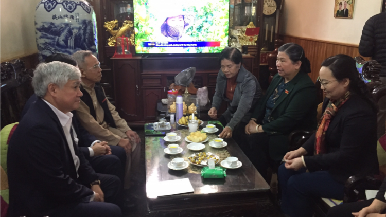 Phó Chủ tịch Thường trực Quốc hội mò Tòng Thị Phóng còp, pà phan kuang bàng đơng lam càr Dak Lak lài do in