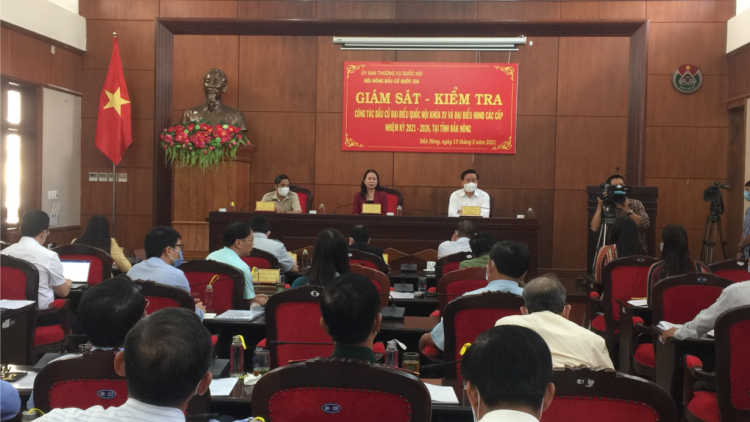 Phó Chủ tịch lơgar mò Võ Thị Ánh Xuân sền gròi broă tĕ khà tàm càr Dak Nông