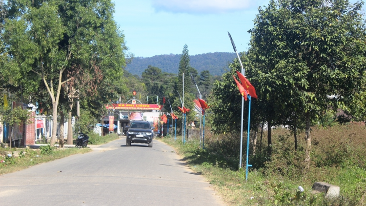 Sơnam pa rê tàm ù tiah xã tiah ngài Phi Liêng