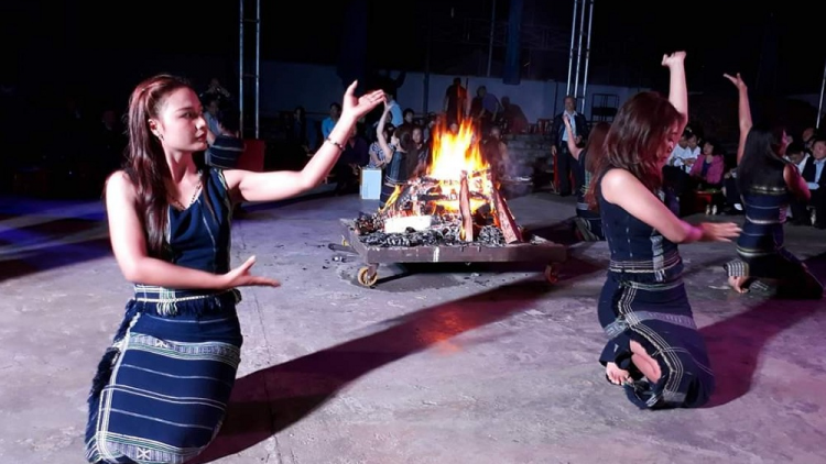 Cau K’ho ngui niam bơta kuơ niam chài nàng lơh broă nhơl chờ