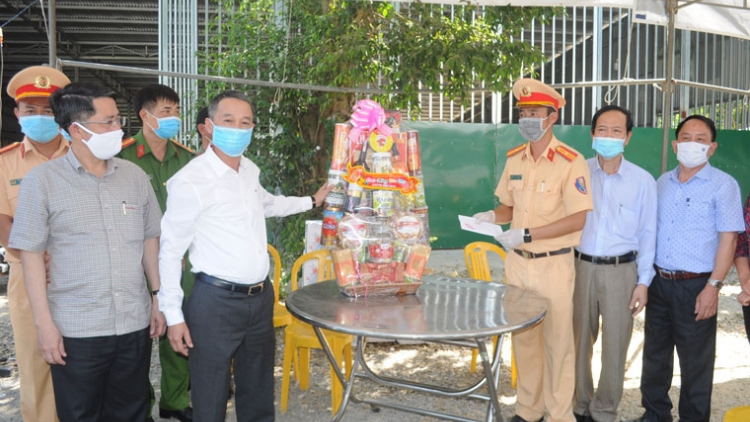 Chủ tịch Ủy ban Nhân dân càr Lâm Đồng còp anih gròi sền rơcăng sơndră kòp Covid-19 tàm gùng rơndeh dờng 20