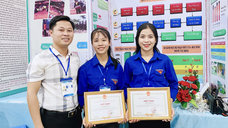 Cau kơnòm bơsram tus bal prap gàr jơnau yal yau kòn cau Jrai dê