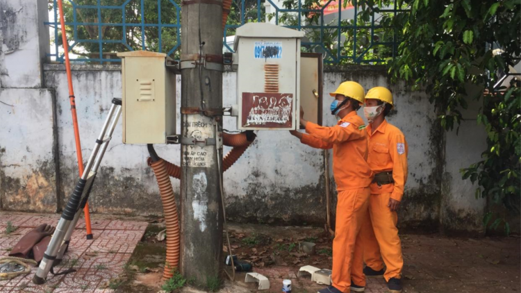 Điện lực Dak Nông gàr niam broă ai ồs đèng geh sùm drơng dơ̆ pơrlòng jơh bơsram cấp 3 nam 2021 in